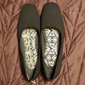 Black dress flats size 10